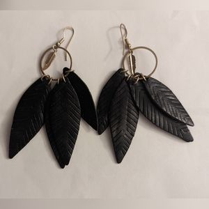 The Roya Leather Leaf Earrings Black